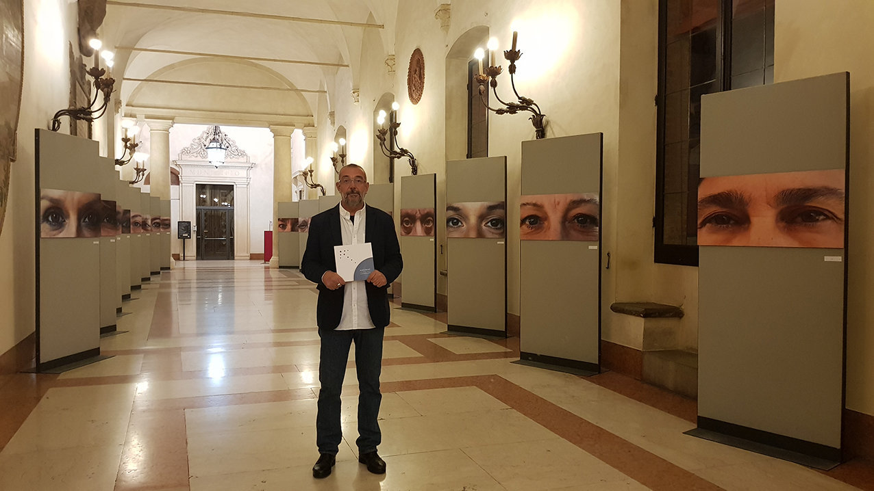 On the occasion of the eighteenth World Day against violence against women, Andrea Benetti, in collaboration with the Department of Equal Opportunities of the Municipality of Bologna, set up the headquarters of the Municipality of Bologna in Bologna, at Palazzo D'Accursio, from November 14 to 13 December the photographic exhibition entitled